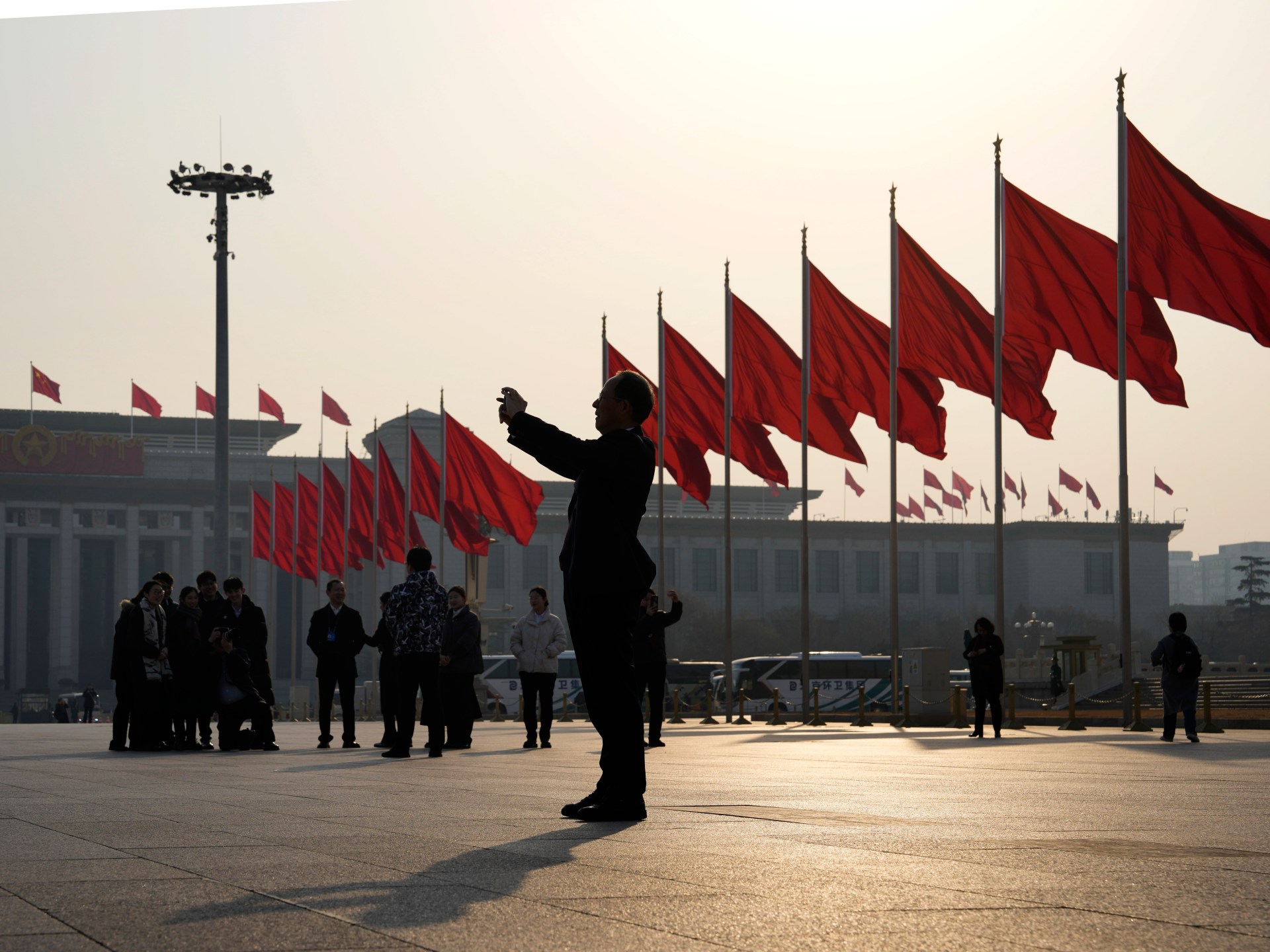 China wraps up national congress with eye on sagging economy
