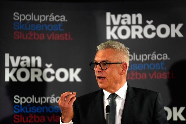 Бившият прозападен външен министър на Словакия Иван Корчок и настоящият