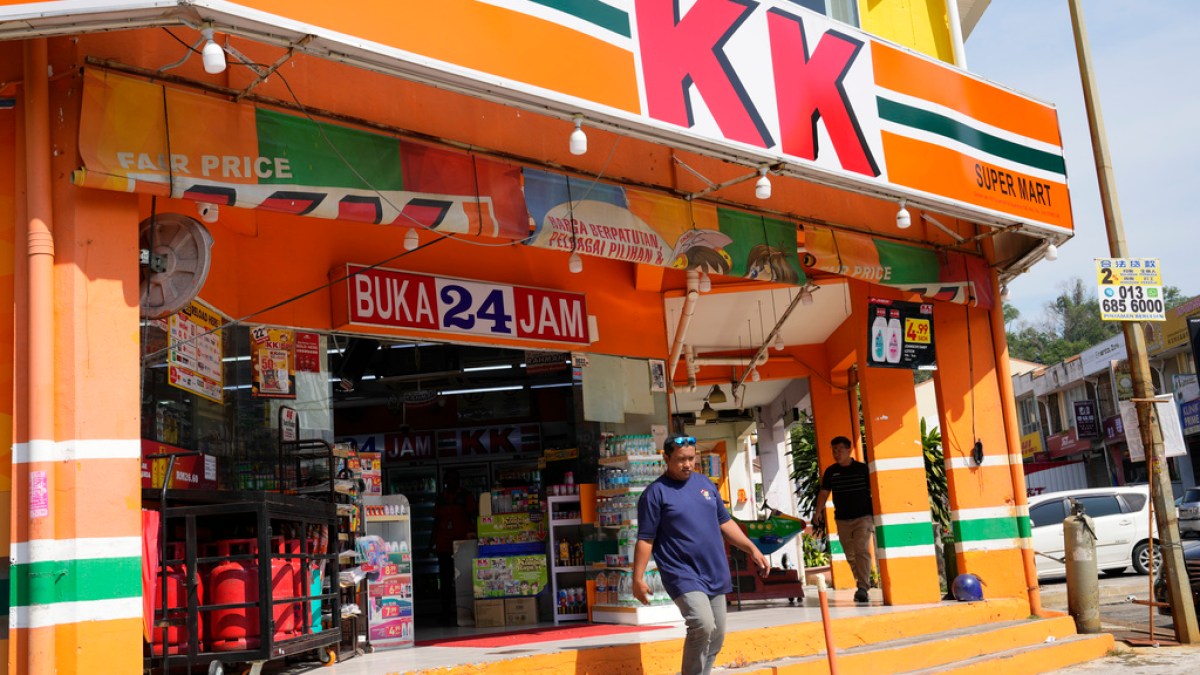 马来西亚商店因“Allah”袜子遭到袭击 | 宗教新闻