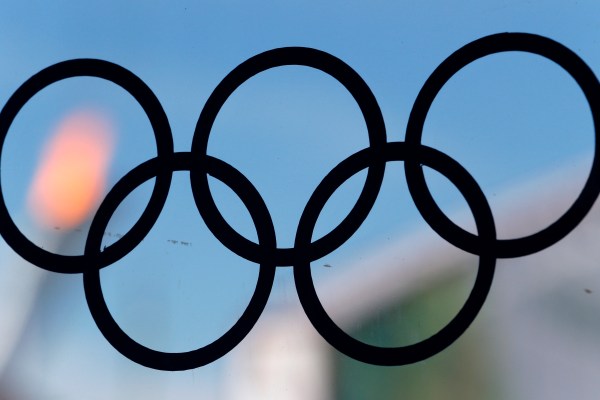 Тъй като Русия организира потенциален съперник на Олимпиадата Международният олимпийски