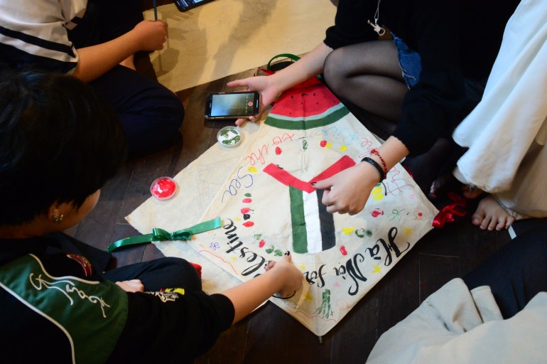 Vietnamese youth create art in support of Palestine [Courtesy of Cat Nguyen]