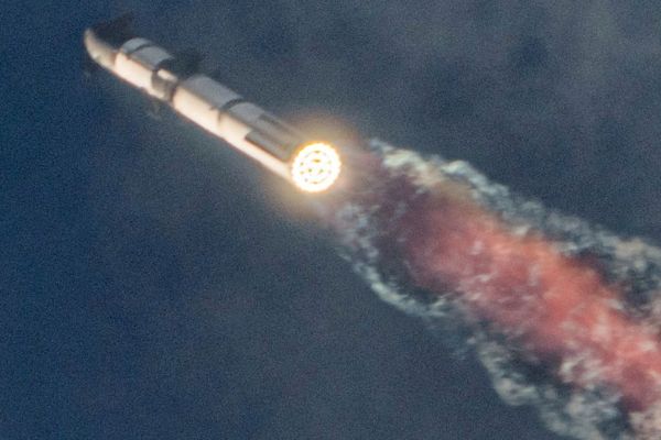 SpaceX на Илон Мъск успешно извърши най дългия тестов полет на