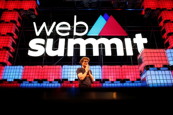 Пади Косгрейв се завръща в Web Summit, след като подаде оставка заради критиките към Израел