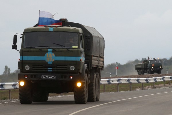 Руските миротворци започнаха да се изтеглят от региона Нагорни Карабах