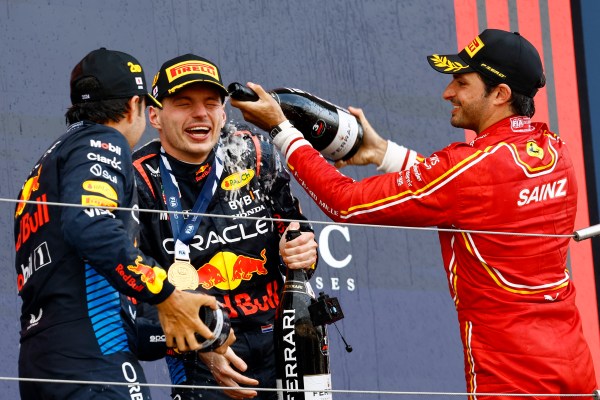 Макс Верстапен се завърна с доминираща победа във Формула 1 в Гран при на Япония
