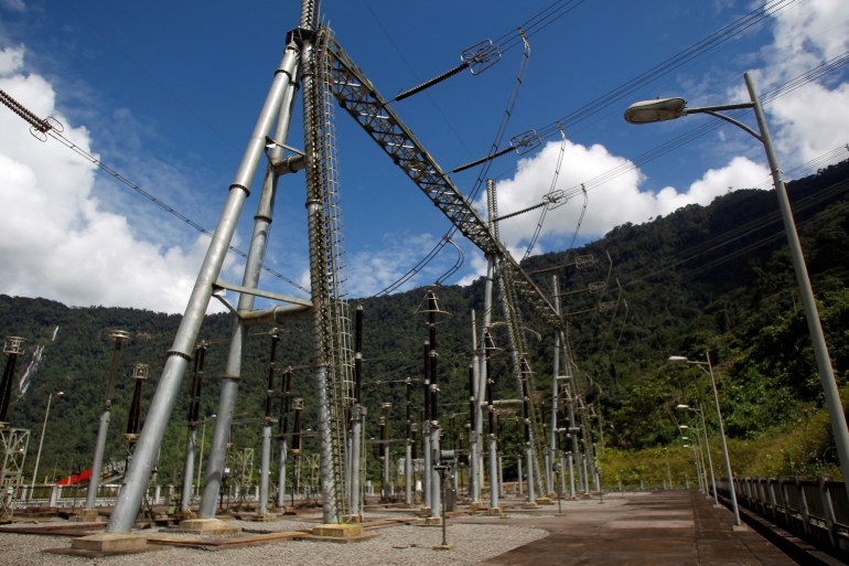 Uma usina hidrelétrica no interior do Equador.