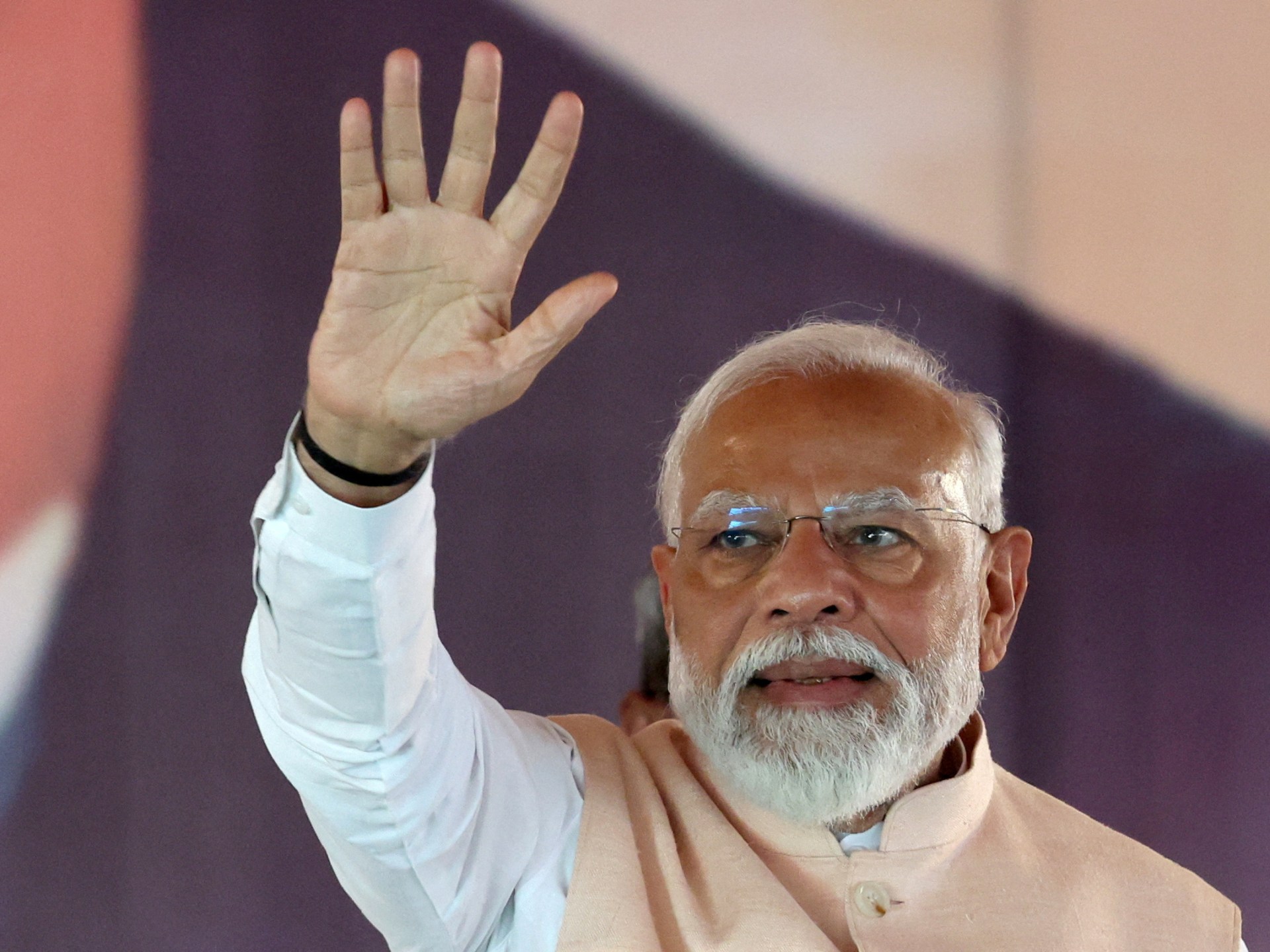 Modi wants to turn the election into a Hindu-Muslim war