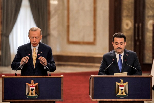 Турският премиер Ердоган се среща с иракския премиер за разговори относно водата, сигурността и търговията