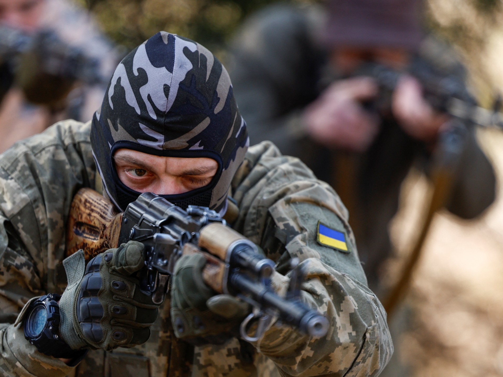Ukraine wins bipartisan US support, strikes Russia from afar | Russia-Ukraine war News