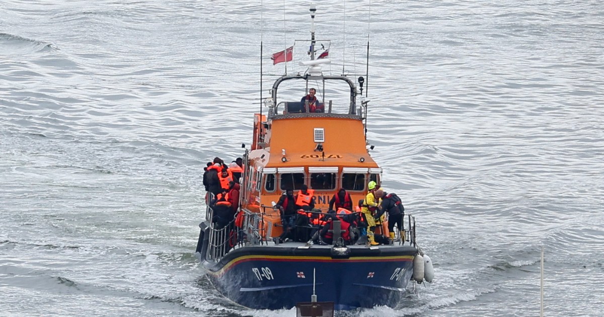 La police britannique arrête trois personnes pour la mort de cinq personnes dans la Manche |  Nouvelles des réfugiés