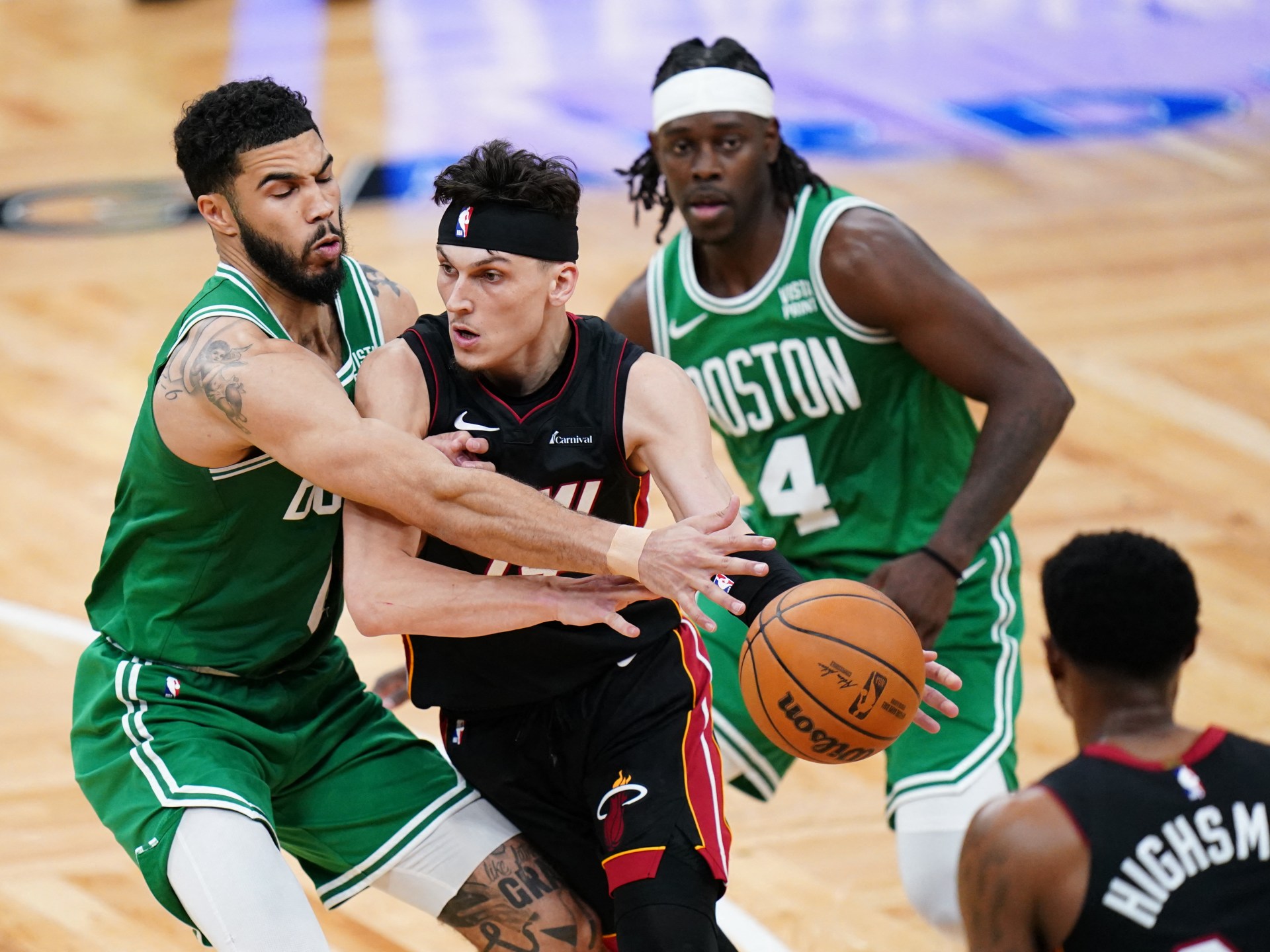 Miami Heat stun Boston Celtics, Thunder thrash Pelicans in NBA playoffs