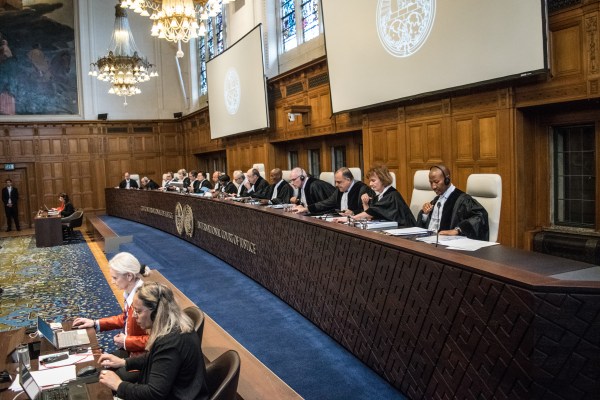 Германия отхвърли обвиненията за подпомагане на геноцида в Газа в ICJ