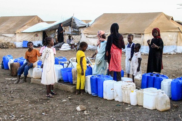 Повече от 10 милиона деца в Судан са били в