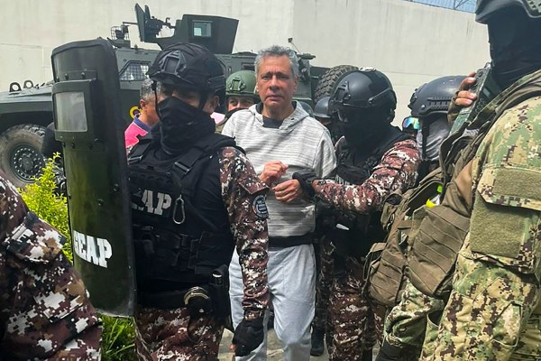 Страните от Латинска Америка осъждат нападението на Еквадор в посолството на Мексико