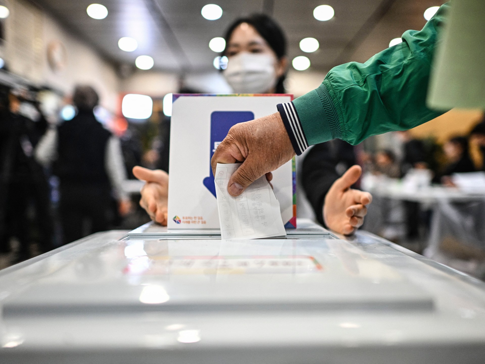 Голосование южнокорейцев на выборах рассматривается как испытание для президента Ён Сок Юля |  Новости выборов