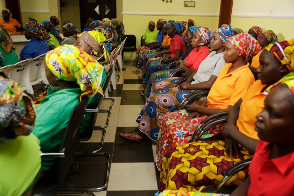 Отвличане на момичета Чибок в Нигерия: 10 години по-късно, борба за продължаване