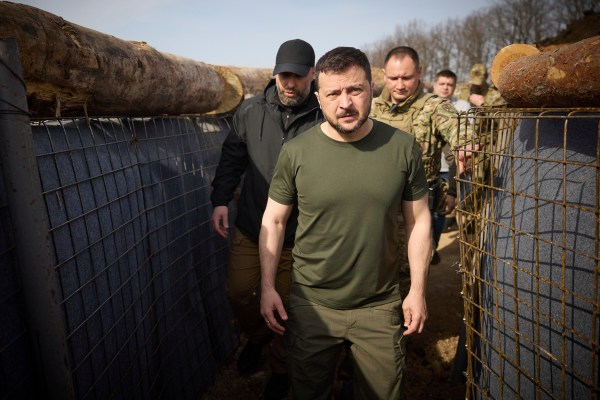 Украинският президент приветства приемането на 60 милиарда долара военна помощ