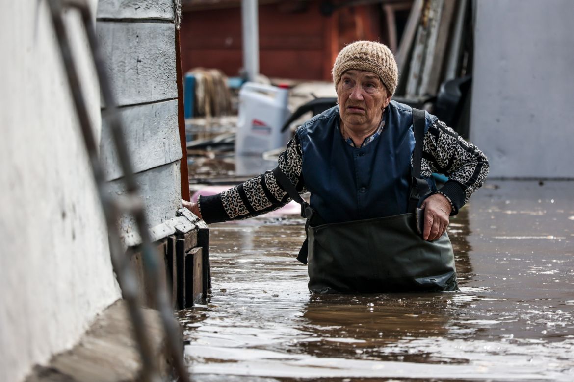 Kremlin warns floods may worsen as Kazakhstan, Russia evacuate 100,000