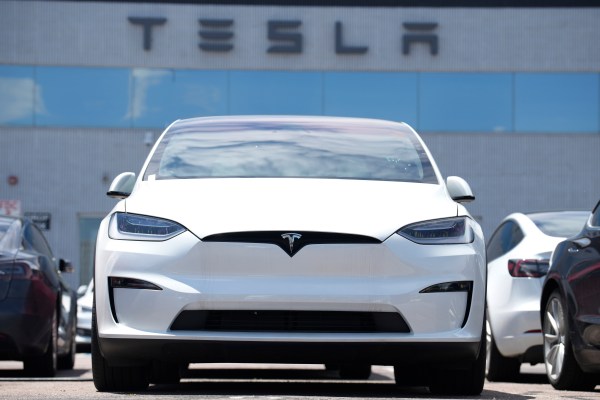 Tesla иска от акционерите да възстановят сделката за заплащане на Илон Мъск за 56 милиарда долара