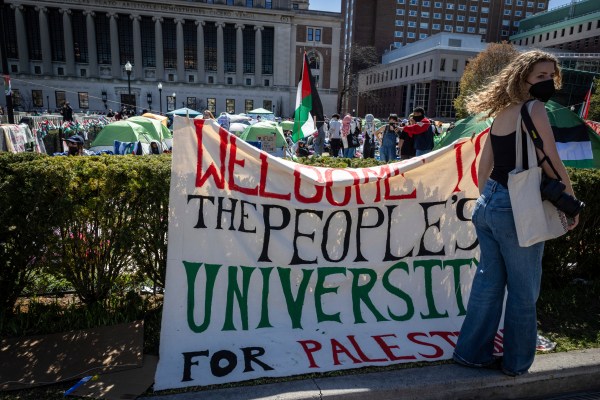 Колумбийският университет каза на студентите протестиращи срещу войната на Израел