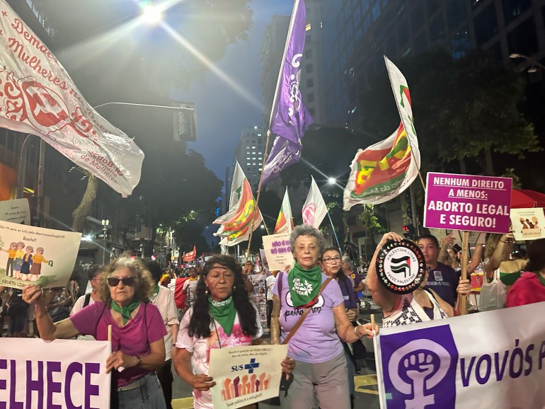 Brasiliens feministische Bewegung wird durch die Aufhebung des Abtreibungsgesetzes im benachbarten Argentinien belebt