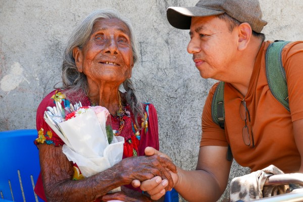 Оахака Мексико – Пред дома на Мама Коинта където тя