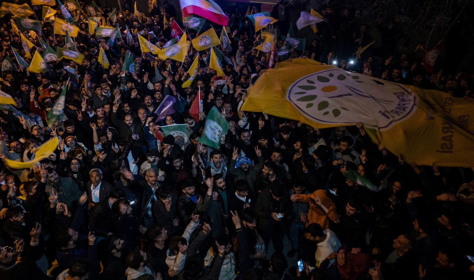 Celebrations in eastern Turkey as pro-Kurdish mayor-elect reinstated | Protests