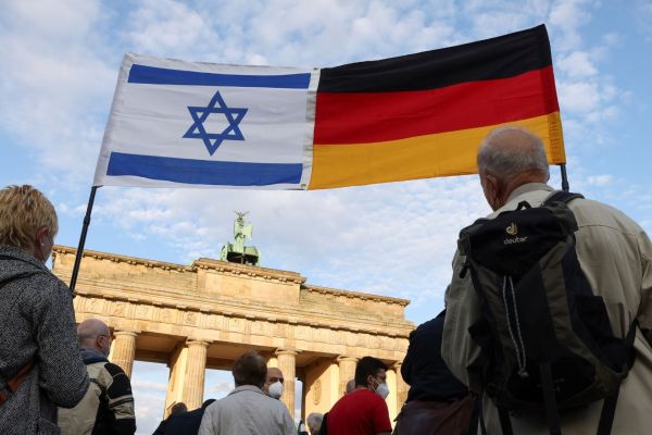 Какво стои зад непоколебимата подкрепа на Германия за Израел?