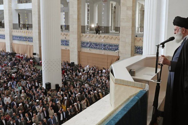 Иранският Хаменей разкритикува Израел и Запада за „кървавата“ война в Газа в речта на Байрам