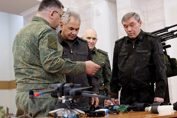 Руският министър на отбраната Сергей Шойгу нареди увеличаване на производството
