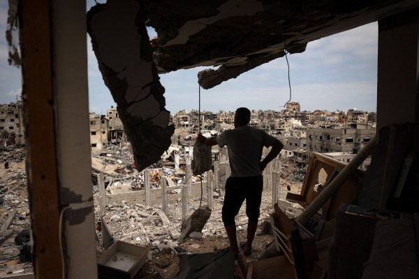 Ръководителят на Хамас Хания обсъжда преговорите за примирие в Газа с официални представители на Египет и Катар