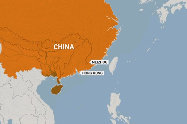 Най-малко 19 убити, десетки ранени след срутване на пътища в Южен Китай