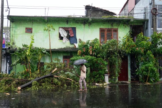 Over 25,000 homes destroyed, 147,000 displaced, as Sri Lanka faces its deadliest flood since 2017, impacting Colombo.