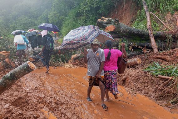 Over 25,000 homes destroyed, 147,000 displaced, as Sri Lanka faces its deadliest flood since 2017, impacting Colombo.